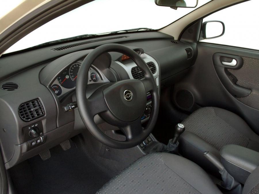  Chevrolet Corsa Sedan 2002 года  (фото 11 из 16)